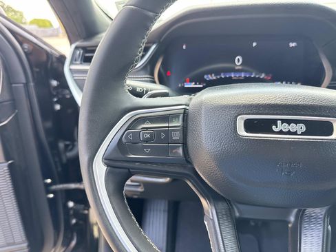 Used 2023 Jeep Grand Cherokee L Laredo RWD image 22