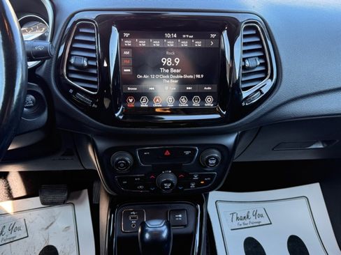 Used 2019 Jeep Compass Limited FWD image 10