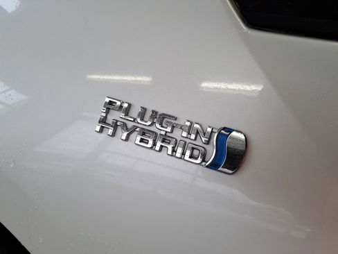 Used 2020 Toyota Prius Prime LE image 8