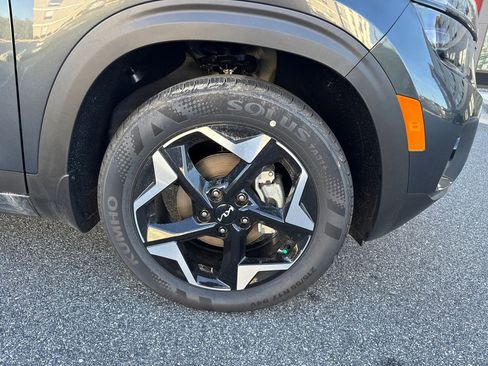 New 2025 Kia Seltos S image 12