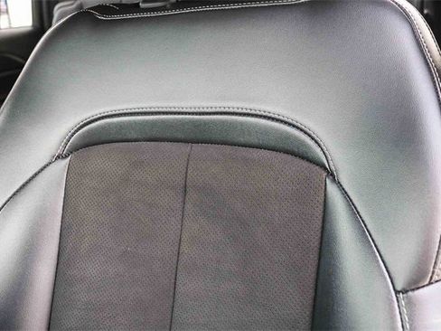 Used 2023 Jeep Grand Cherokee L Laredo image 27