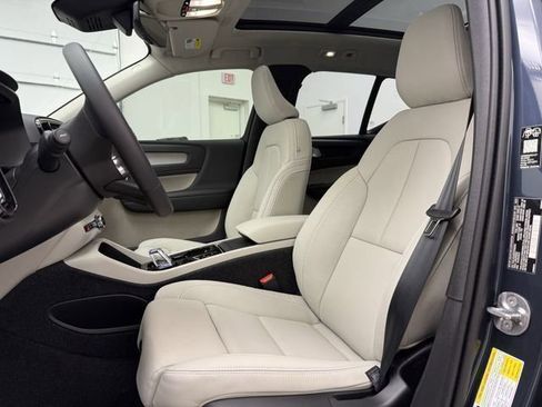 New 2026 Volvo XC40 B5 Ultra w/ Protection Package Premier image 13