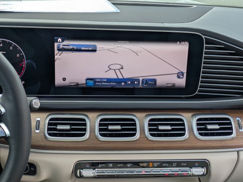 New 2026 Mercedes-Benz GLS 580 4MATIC image 25