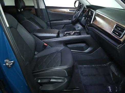 Certified 2026 Volkswagen Atlas SE w/ Panoramic Sunroof Package AWD/4WD image 40