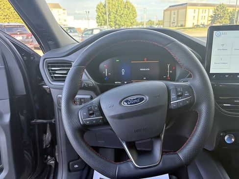 Used 2025 Ford Escape ST-Line w/ Equipment Group 301A FWD image 19