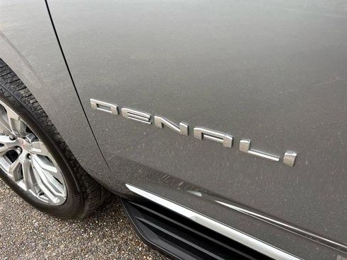 Used 2024 GMC Yukon Denali w/ Advanced Technology Package image 17