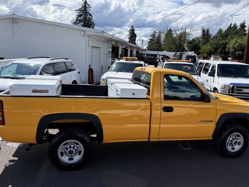 Used 2003 GMC Sierra 2500 W/T RWD image 3