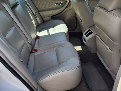 Used 2012 Ford Taurus Limited FWD image 9
