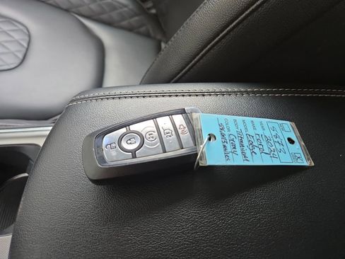 Used 2024 Ford Edge Titanium image 28