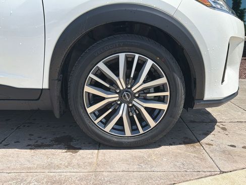 Used 2024 Nissan Kicks SV FWD image 13