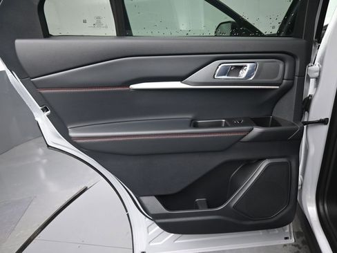 New 2026 Ford Explorer ST-Line w/ ST-Line Street Pack RWD image 8