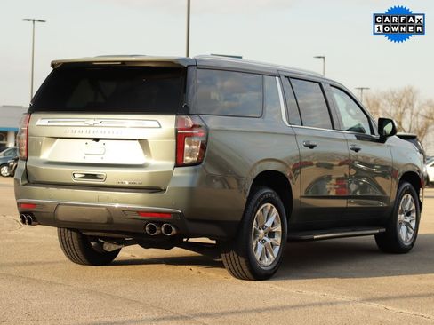 Used 2023 Chevrolet Suburban Premier RWD image 7