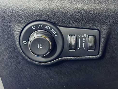 Used 2024 Jeep Compass Trailhawk AWD/4WD image 11