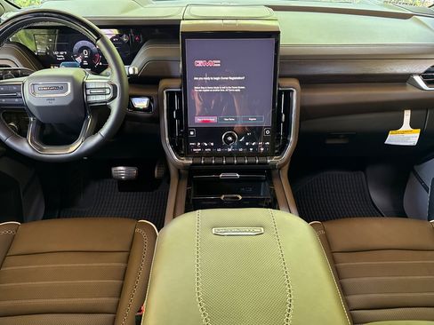 New 2026 GMC Yukon Denali Ultimate AWD/4WD image 14