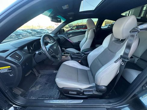 Used 2014 Hyundai Genesis 2.0T image 13