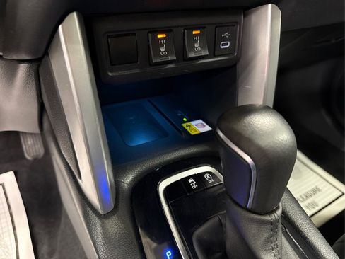 Used 2023 Toyota Corolla Cross XLE image 40