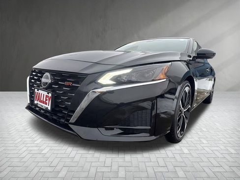 Used 2024 Nissan Altima 2.5 SR image 9