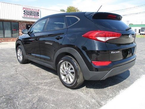 Used 2018 Hyundai Tucson SE AWD/4WD image 3