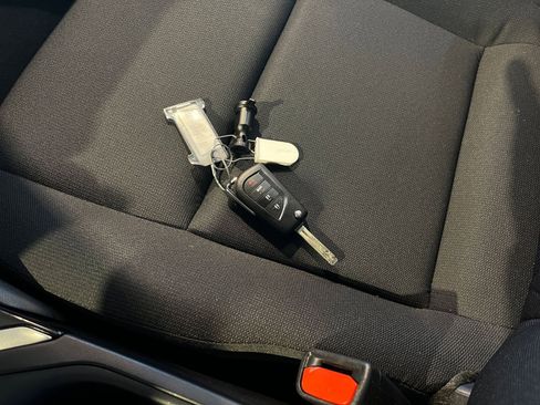 Used 2025 Toyota Corolla LE image 22