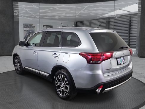 Used 2016 Mitsubishi Outlander ES AWD/4WD image 7