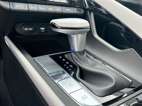 New 2025 Hyundai Elantra Limited image 45