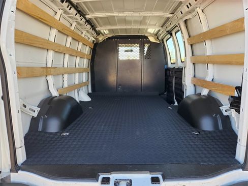 Certified 2024 GMC Savana 2500 w/ Driver Convenience Package image 32