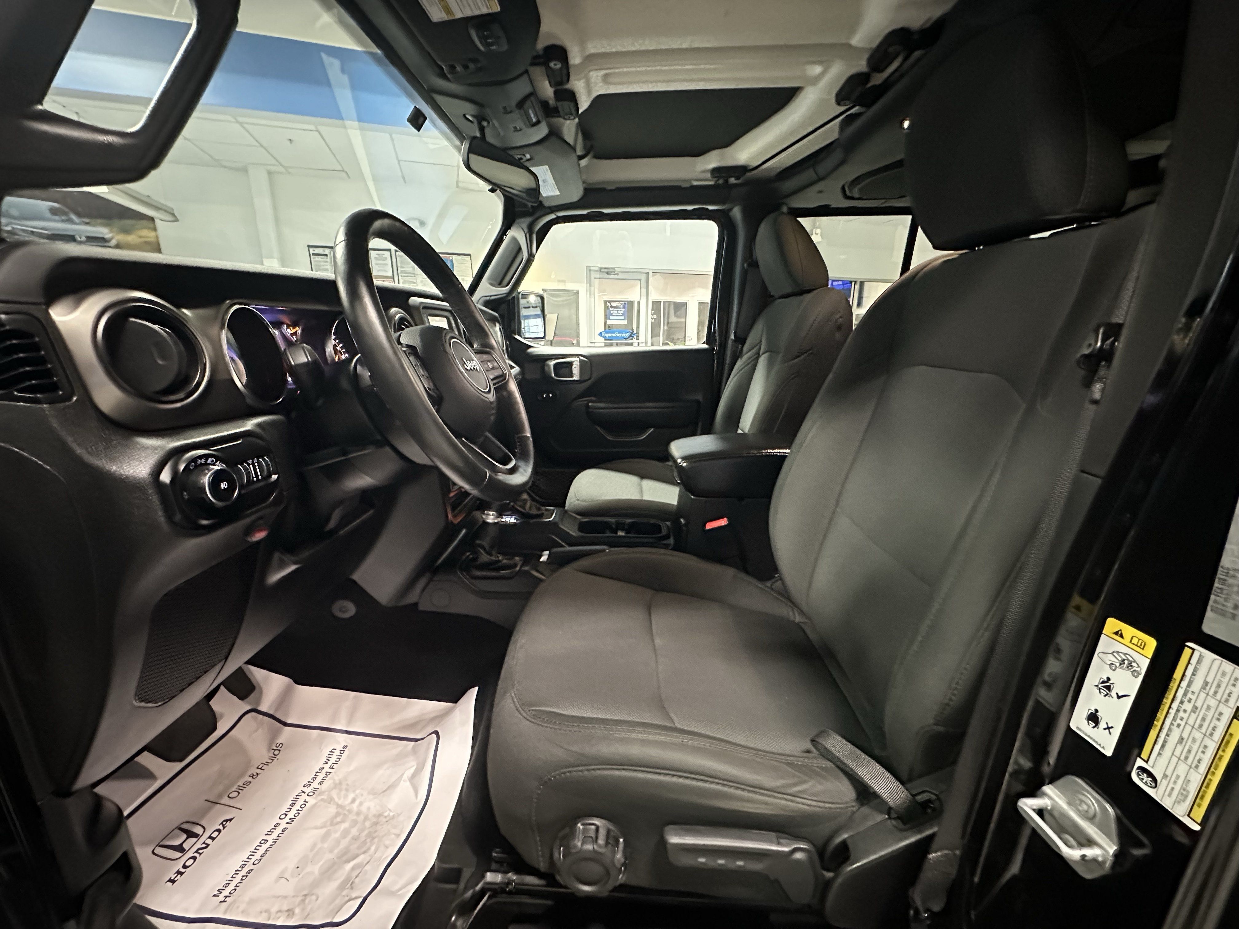 Used 2018 Jeep Wrangler Unlimited Sport S AWD/4WD image 9