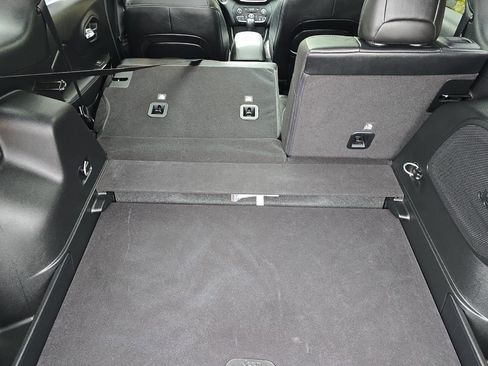 Used 2023 Jeep Cherokee Altitude Lux w/ Lux Elite Package image 15