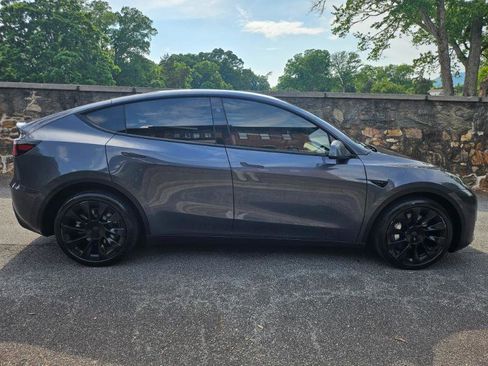 Used 2023 Tesla Model Y Long Range AWD/4WD image 10