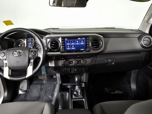 Certified 2022 Toyota Tacoma SR image 32