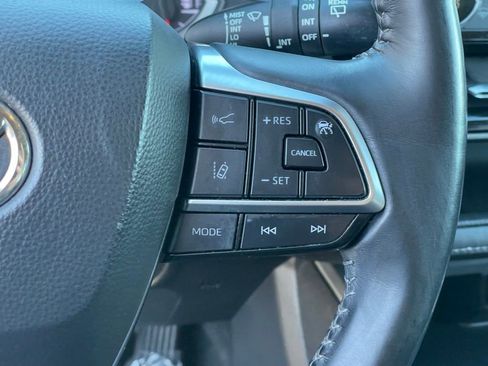 Used 2021 Toyota Highlander LE image 18