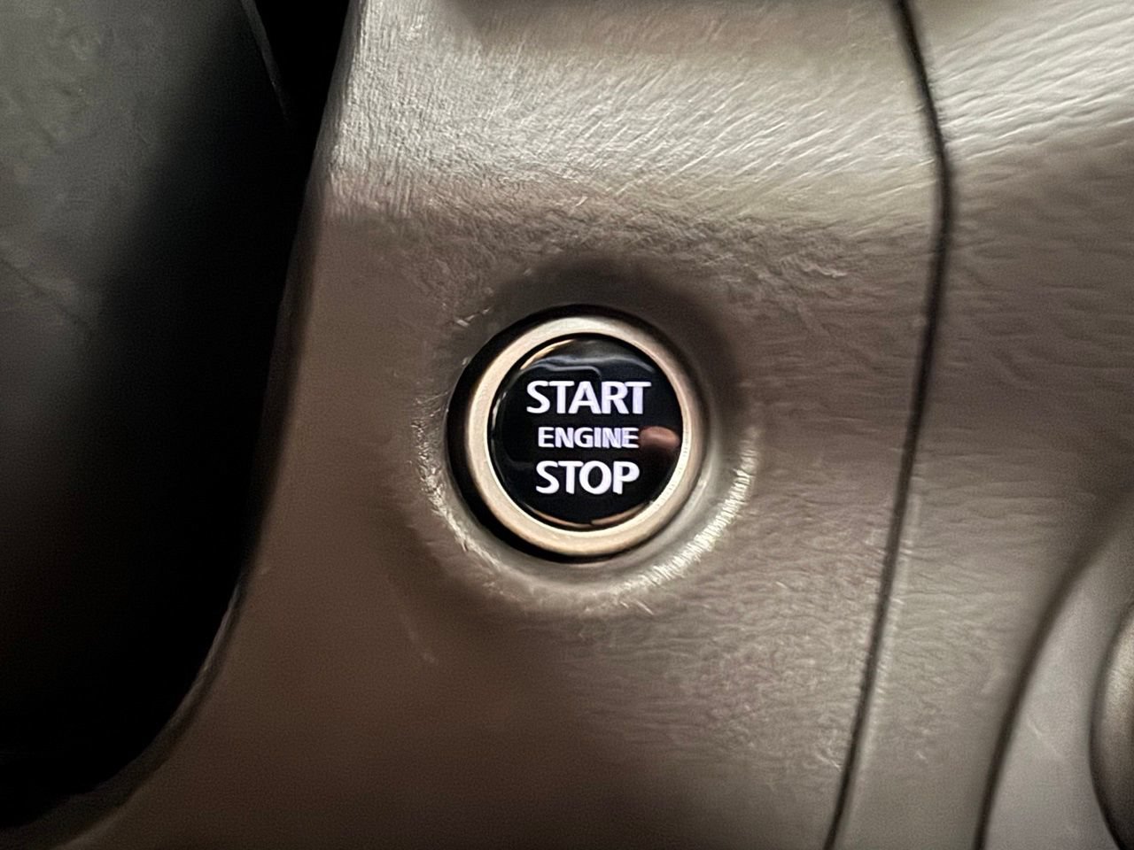 Used 2024 Nissan Frontier SV w/ Tow Package RWD image 16