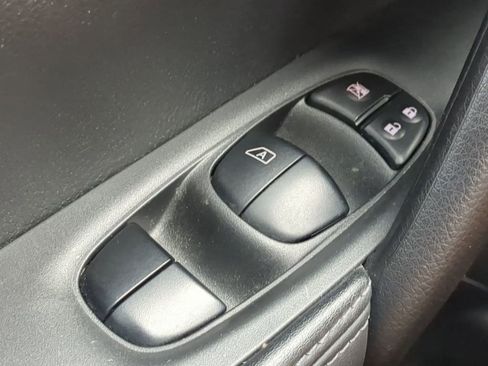 Used 2018 Nissan Rogue Sport SL w/ SL Premium Package image 26