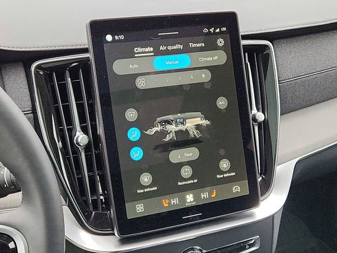 Used 2026 Volvo XC90 T8 Ultra w/ Protection Package Premier image 16