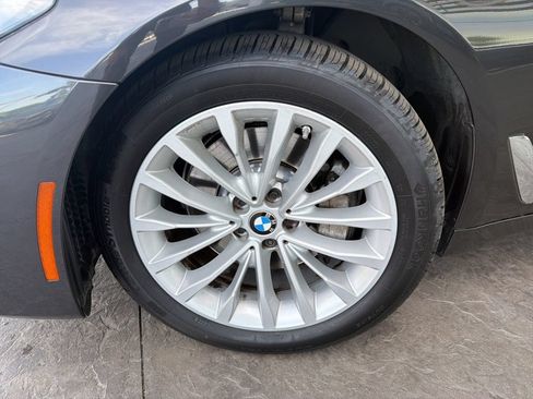 Used 2023 BMW 530i w/ Premium Package RWD image 5