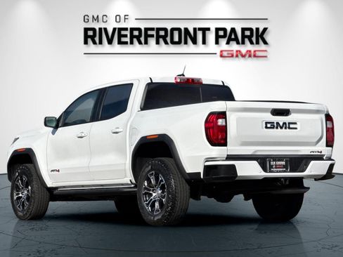 New 2023 GMC Canyon AT4 w/ AT4 Premium Package AWD/4WD image 5