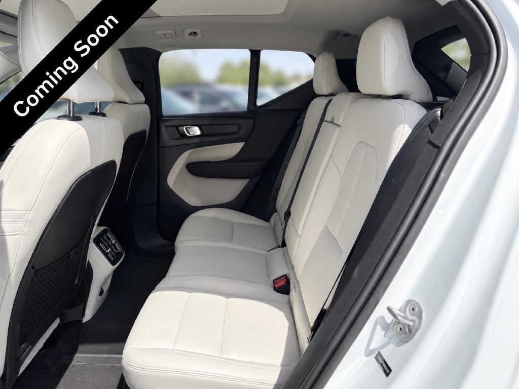 Certified 2024 Volvo XC40 B5 Ultimate w/ Protection Package Premier AWD/4WD image 7