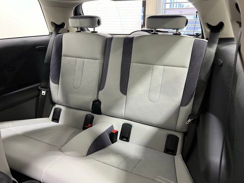 Certified 2025 MINI Cooper 2-Door Hardtop image 19