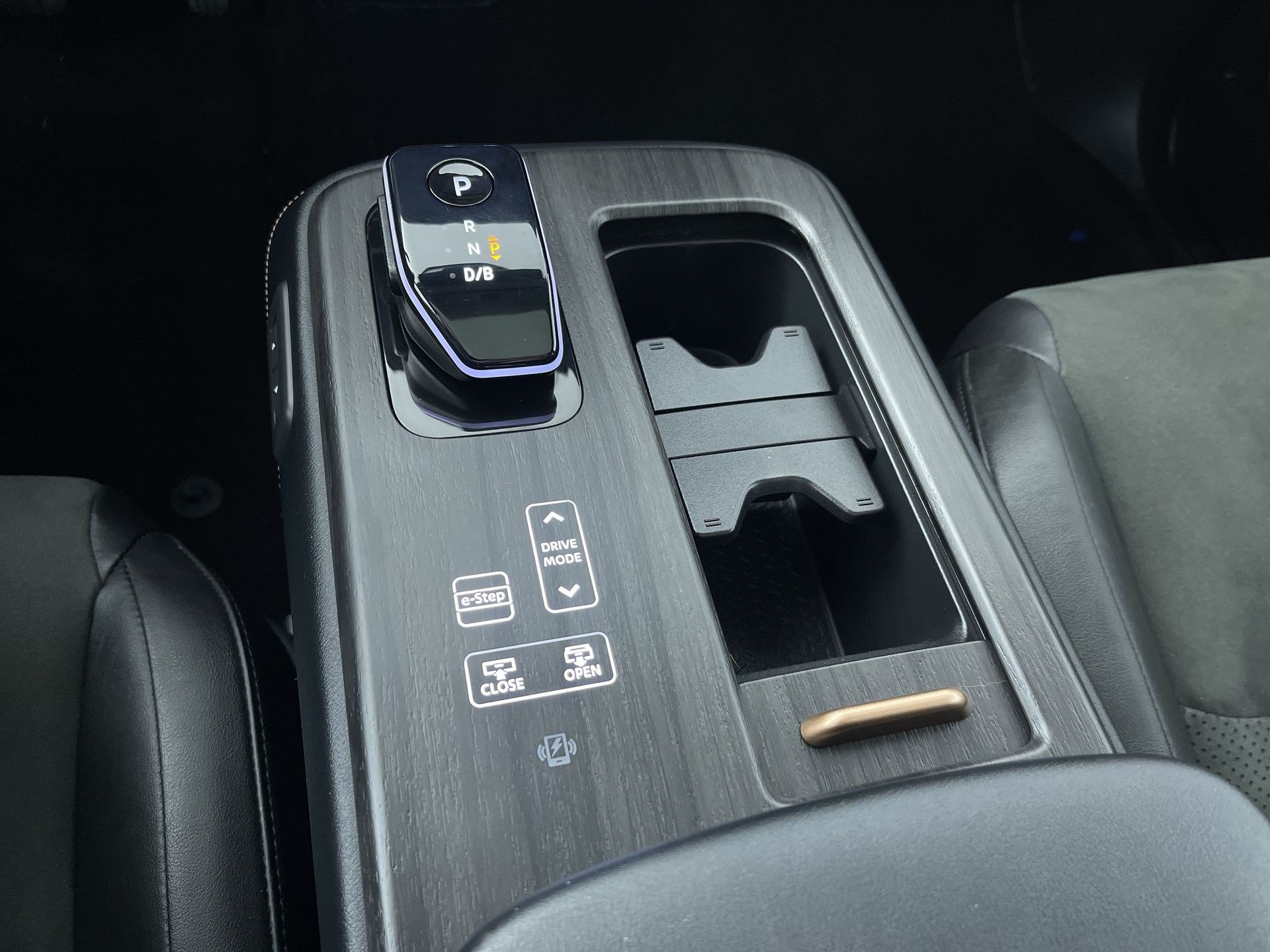 Certified 2024 Nissan Ariya AWD image 22