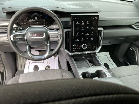 Used 2025 GMC Acadia Elevation image 10