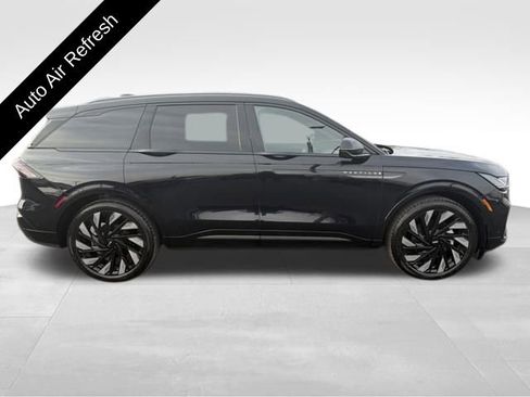 Used 2024 Lincoln Nautilus Reserve w/ Equipment Group 202A image 9