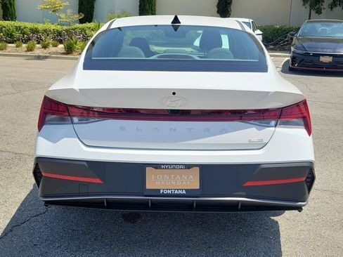 New 2026 Hyundai Elantra Hybrid FWD image 29