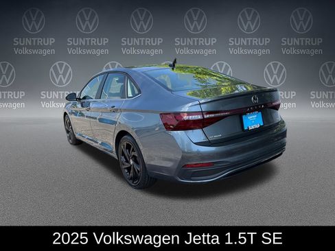 Used 2025 Volkswagen Jetta SE w/ Sunroof Package FWD image 3