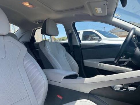 Used 2023 Hyundai Elantra Limited w/ Cargo Package FWD image 14