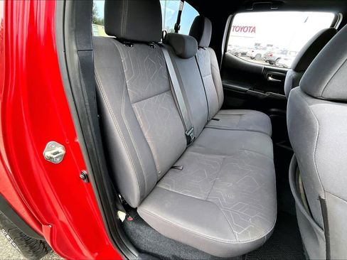 Certified 2016 Toyota Tacoma SR5 image 20