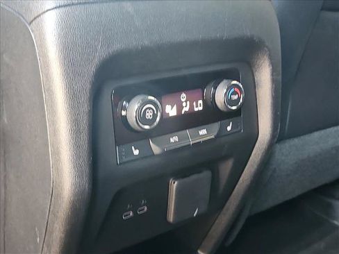 Used 2025 Chevrolet Traverse RS FWD image 14