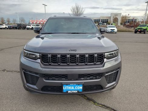 New 2026 Jeep Grand Cherokee Altitude image 14