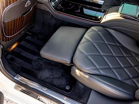 Used 2023 Mercedes-Benz Maybach S 580 4MATIC image 35
