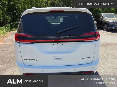 New 2026 Chrysler Pacifica Limited w/ S Appearance Package FWD image 13