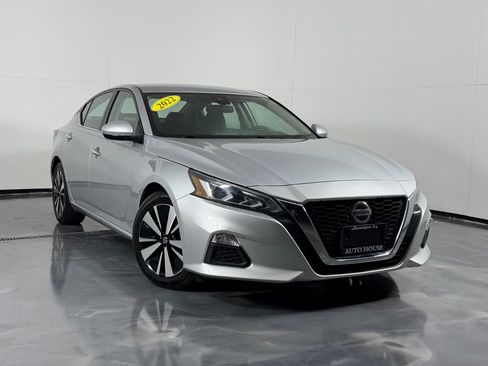 Used 2022 Nissan Altima 2.5 SV FWD image 2